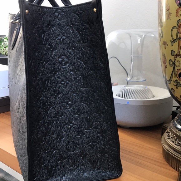 Authentic Louis Vuitton Black All Leather Large tote Bag. On the go LIKE NEW!! - Picture 6 of 17